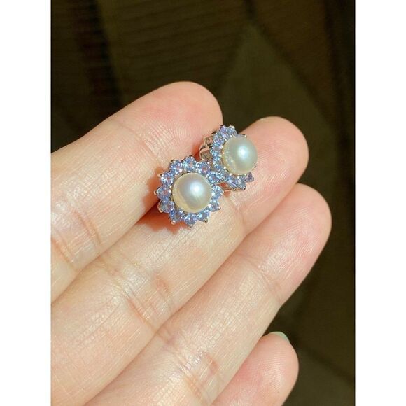 Stunning 14k Flower Shaped Tanzanite & Pearl Stud Earrings - Picture 9 of 16